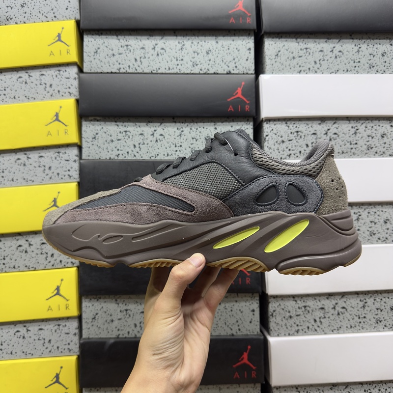 Yeezy 700 3