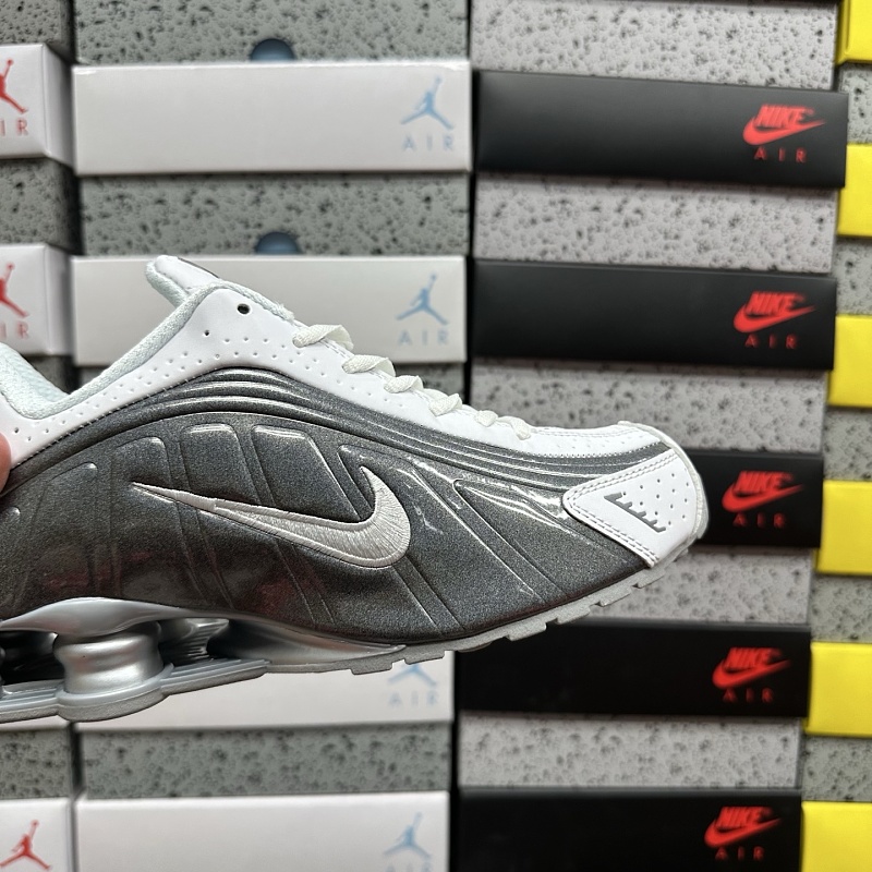 Shox R4 1B7703-100 · 6