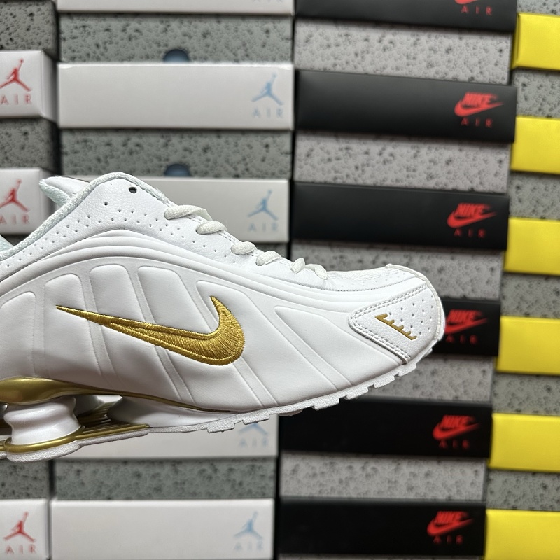 Shox R4 · 6