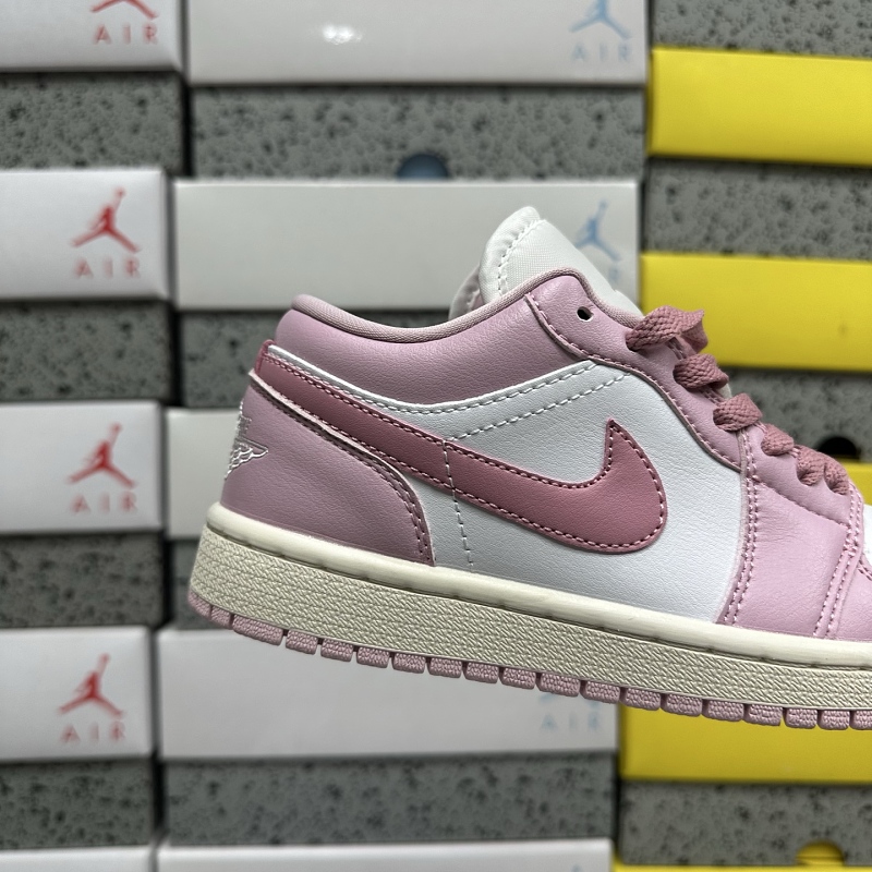 Jordan 1 Travis Scott 5
