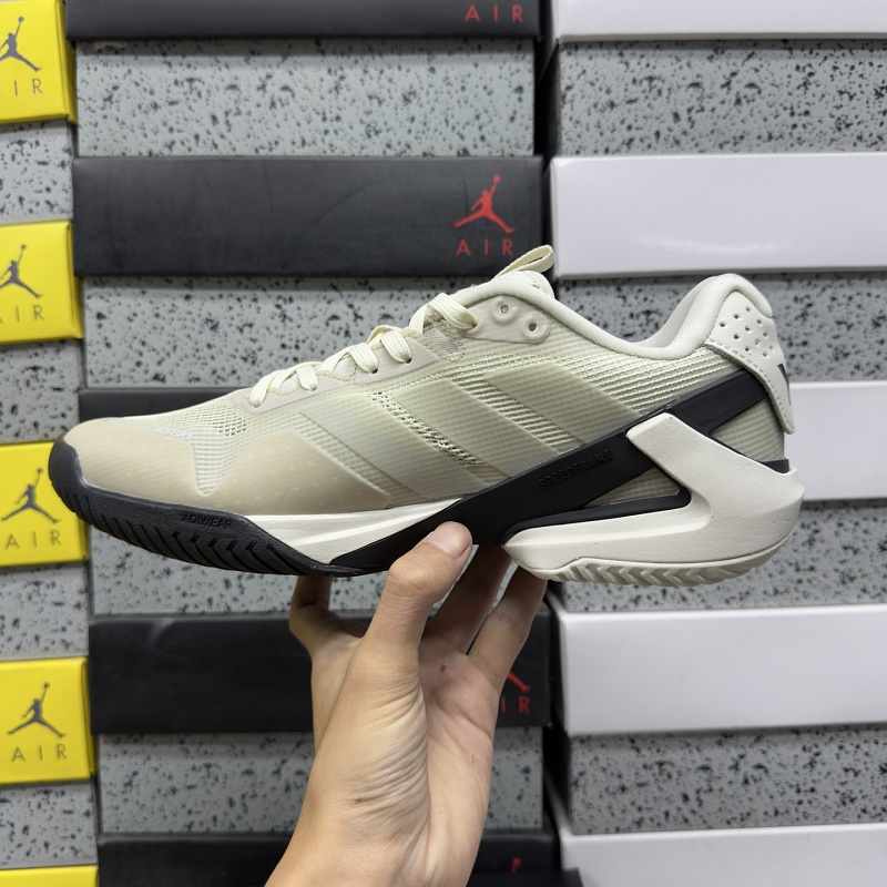 Adizero Ubersonic 5 M 3