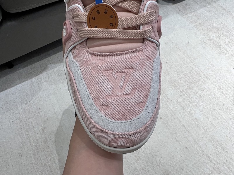 1V Trainer 33 · 3
