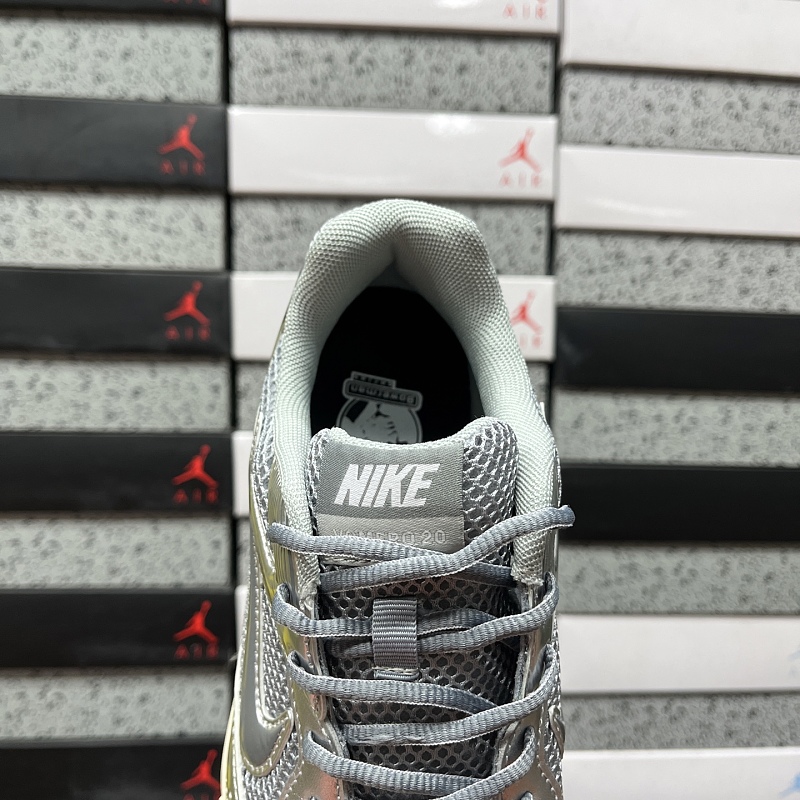 Nike Vomero 5