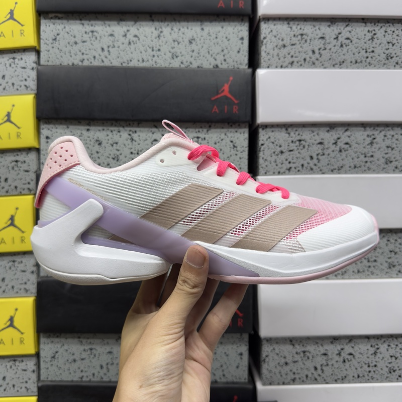 Adizero Ubersonic 5 M 8