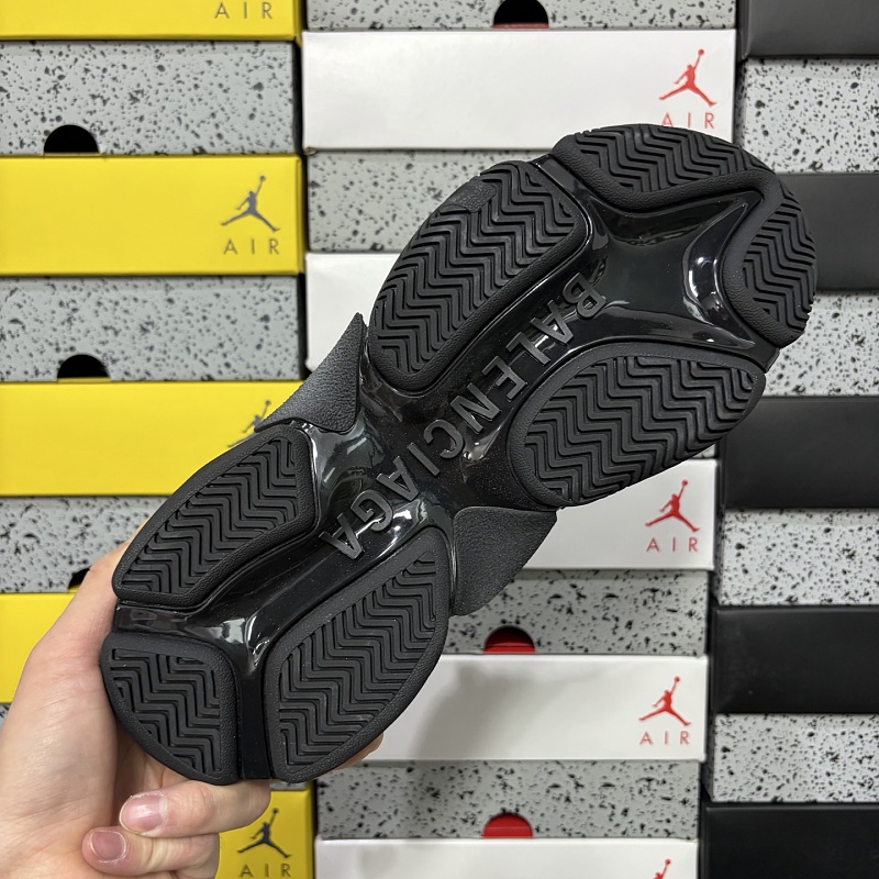 Triple S 2323 · 5