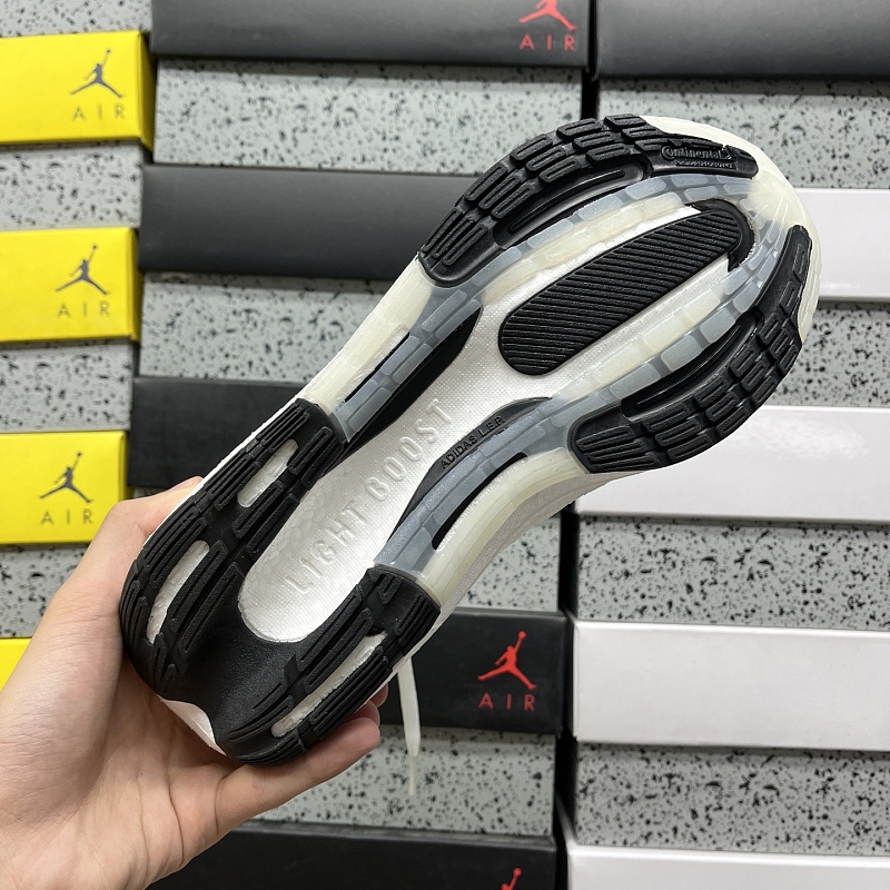Ultraboost Light
