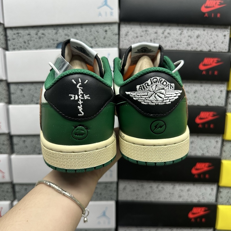 Jordan 1 Sneakers