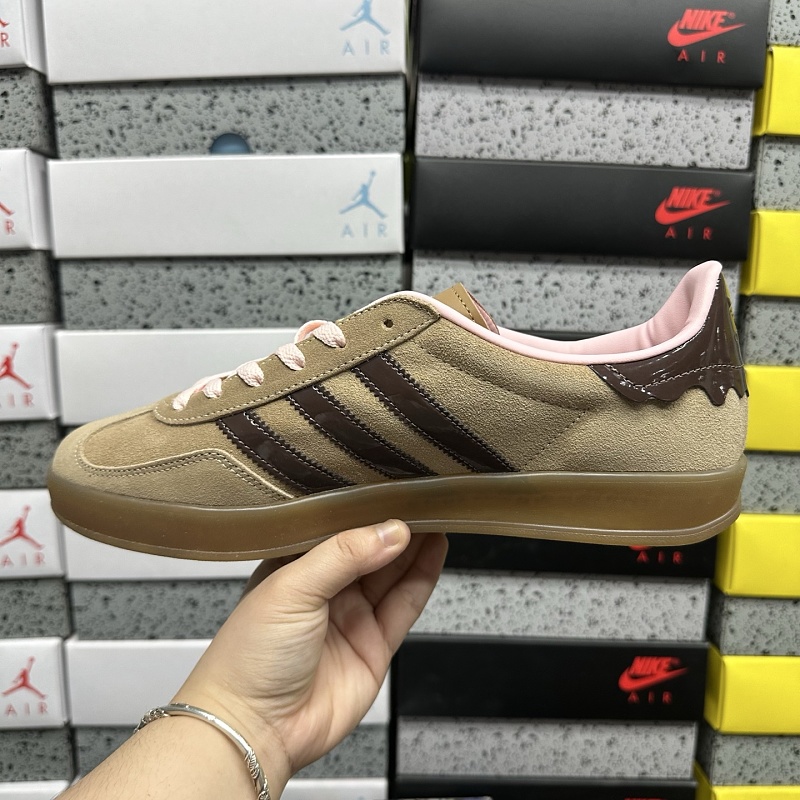 Gazelle Indoor 8