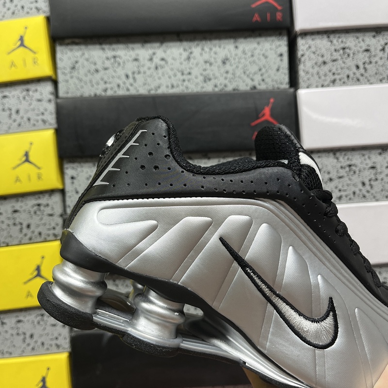 Shox R4 · 6
