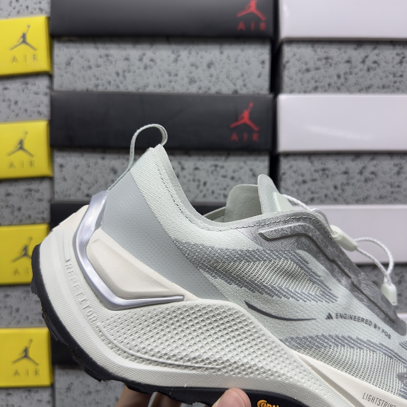 Holo Peak · 6