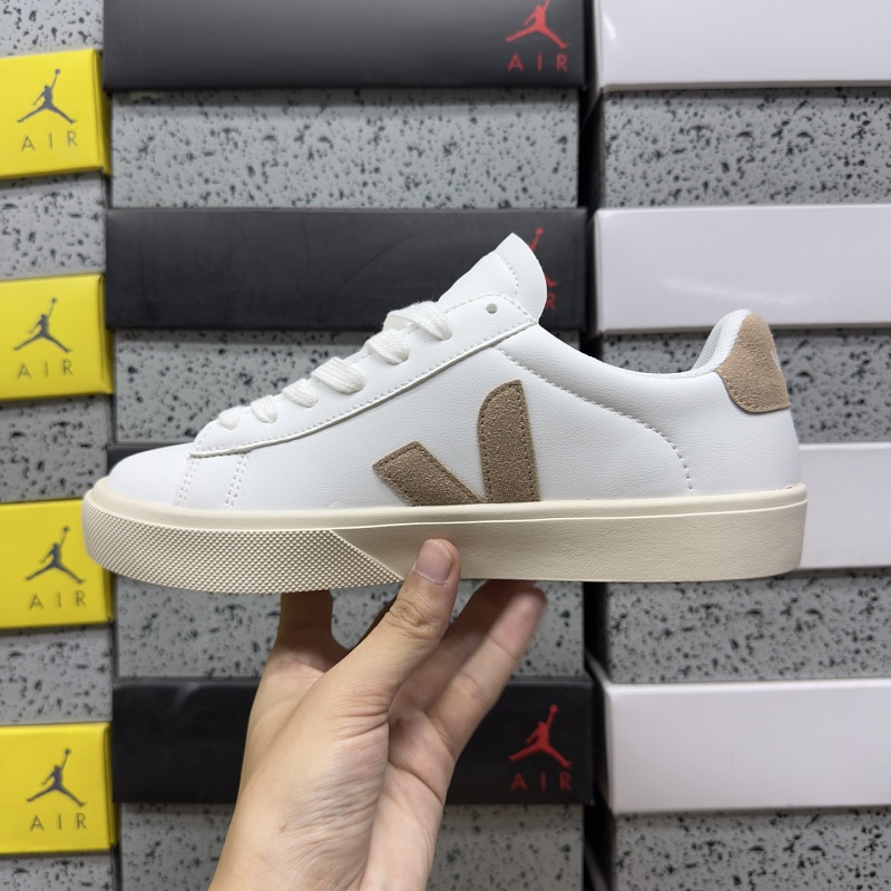 Veja Leather Extra Sneakers Cp0502920b · 3