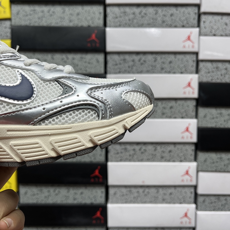Nike Vomero 8
