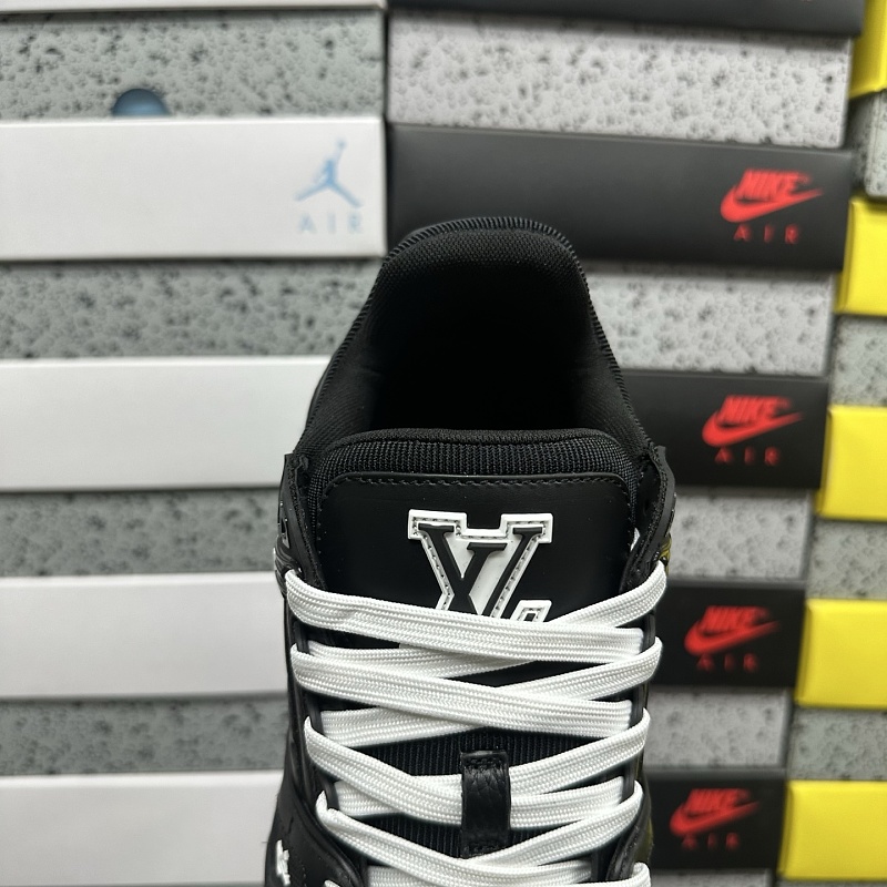 Trainer · 3