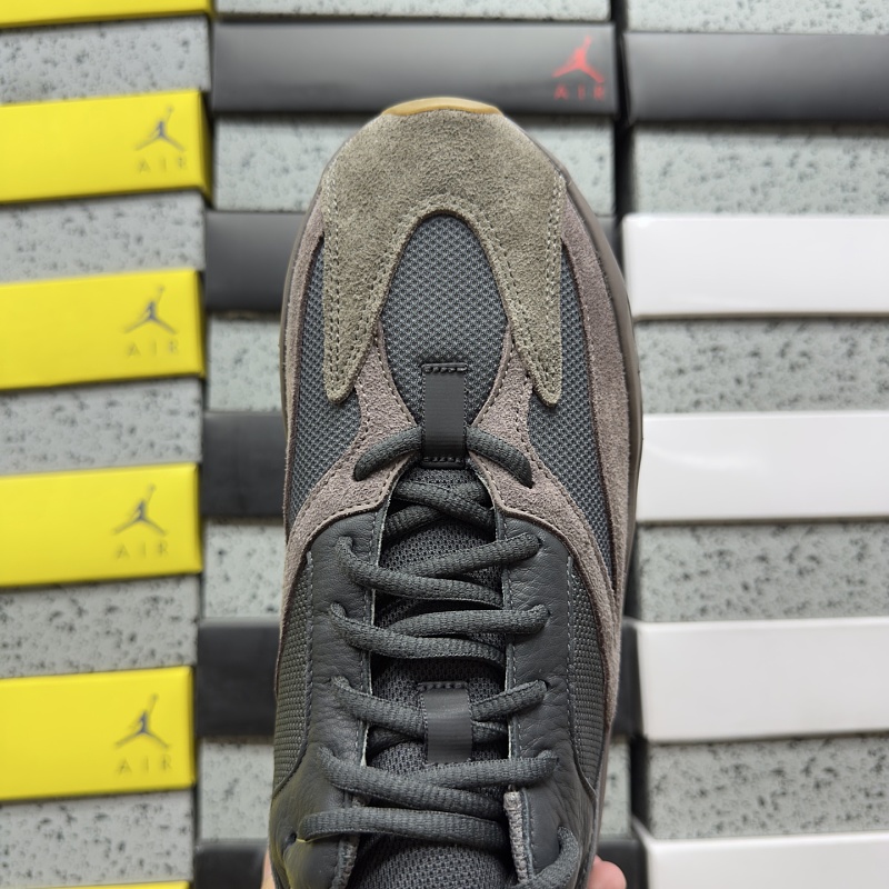 Yeezy 700 5