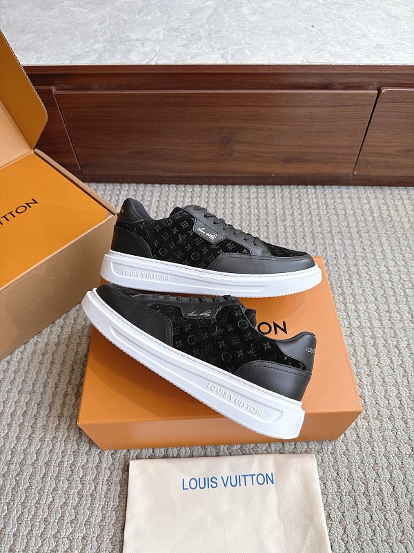 Trainer 32 · 4
