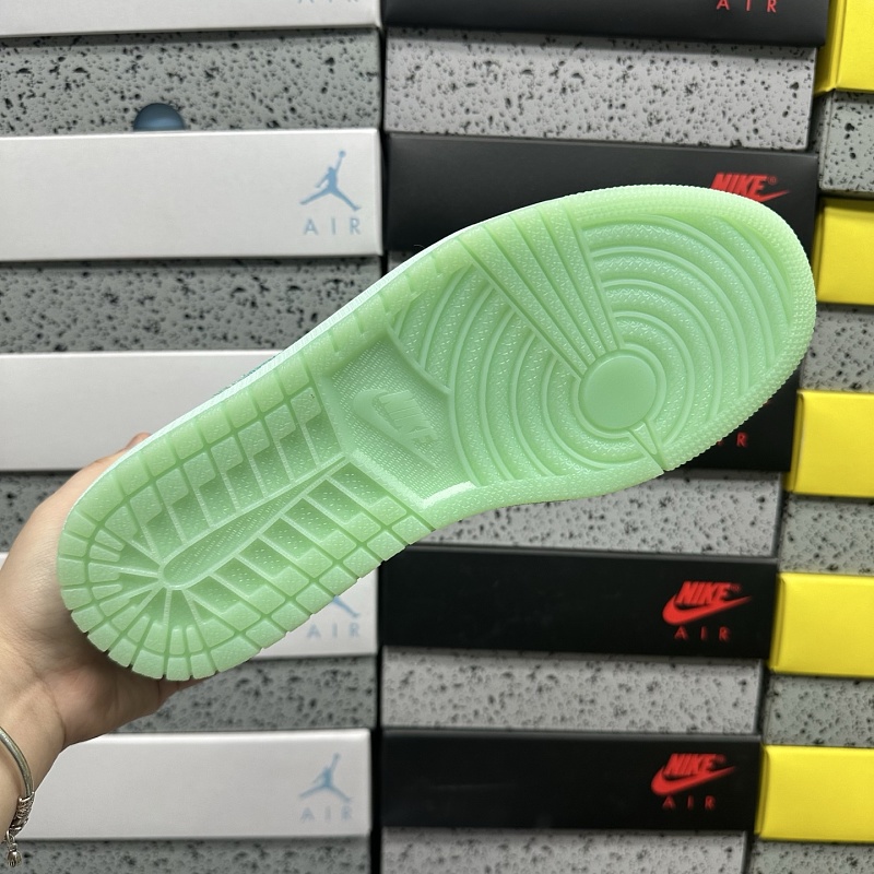 Jordan 1 Sneakers 2