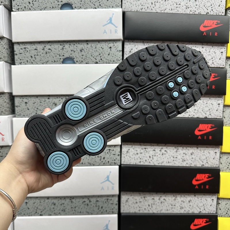 Shox R4 · 2