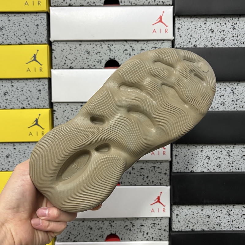 Foam Rnnr · 3