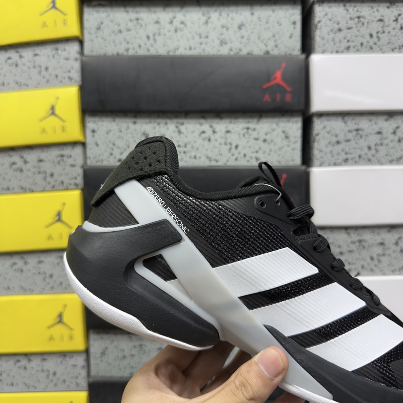 Adizero Ubersonic 5 M 6