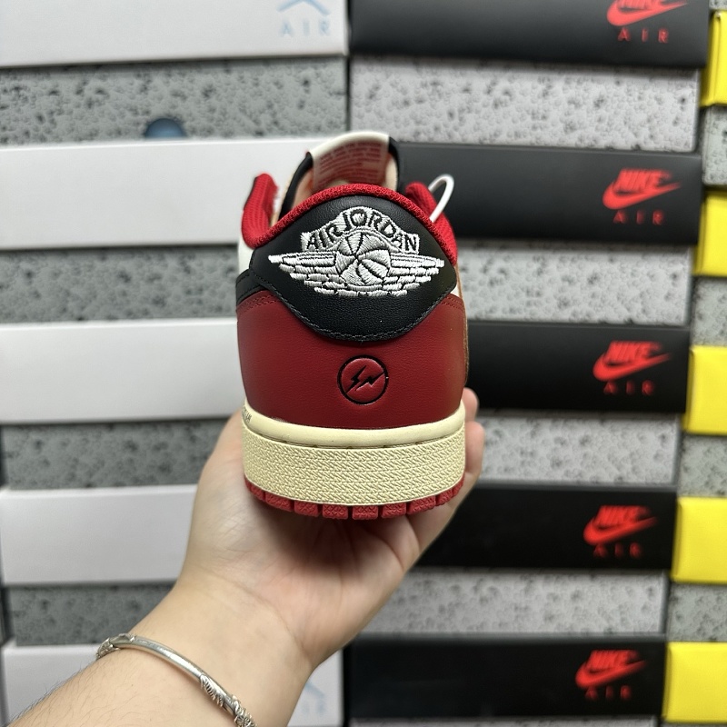 Jordan 1 Sneakers 4