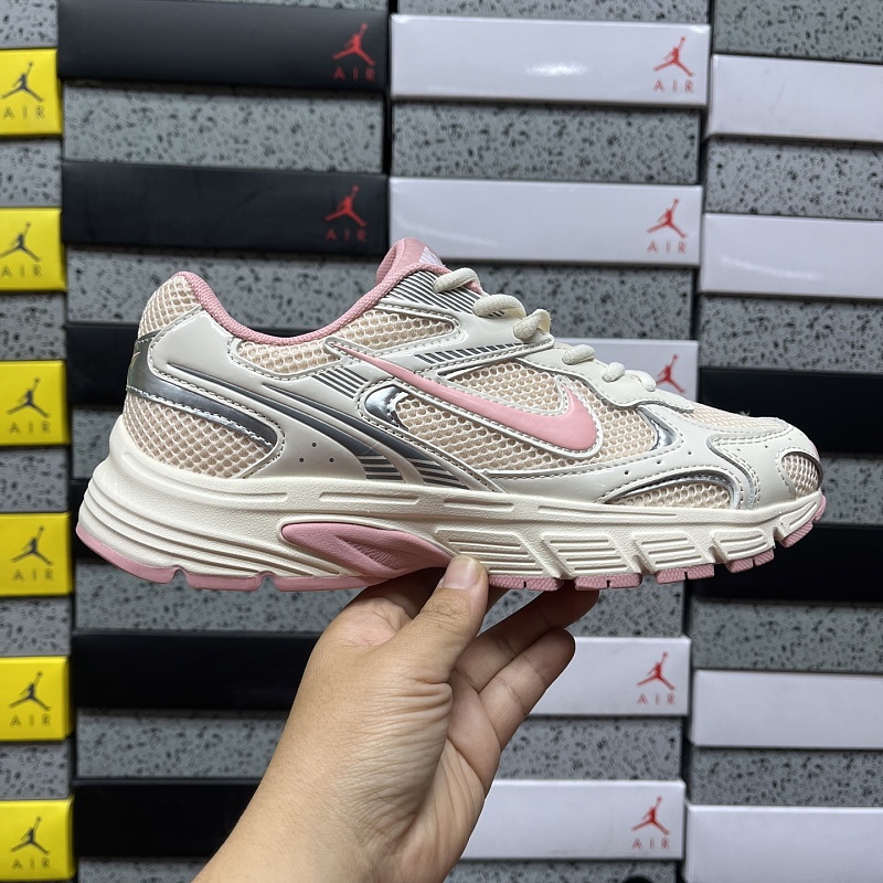 Nike Vomero 10