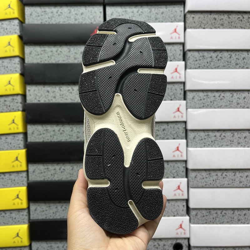 New Balance 603 Sneakers · 4