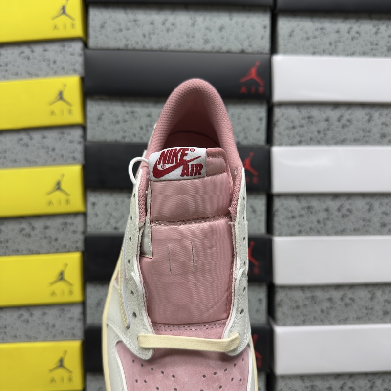 Travis Scott Reverse Swoosh Sneakers · 5