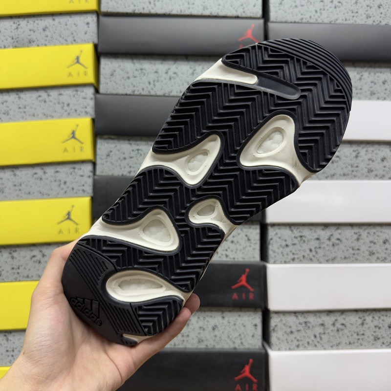 Yeezy 700v2