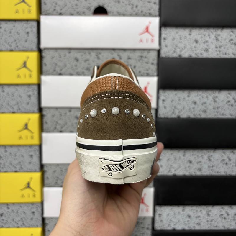 Skool Vn000e8vfst · 6