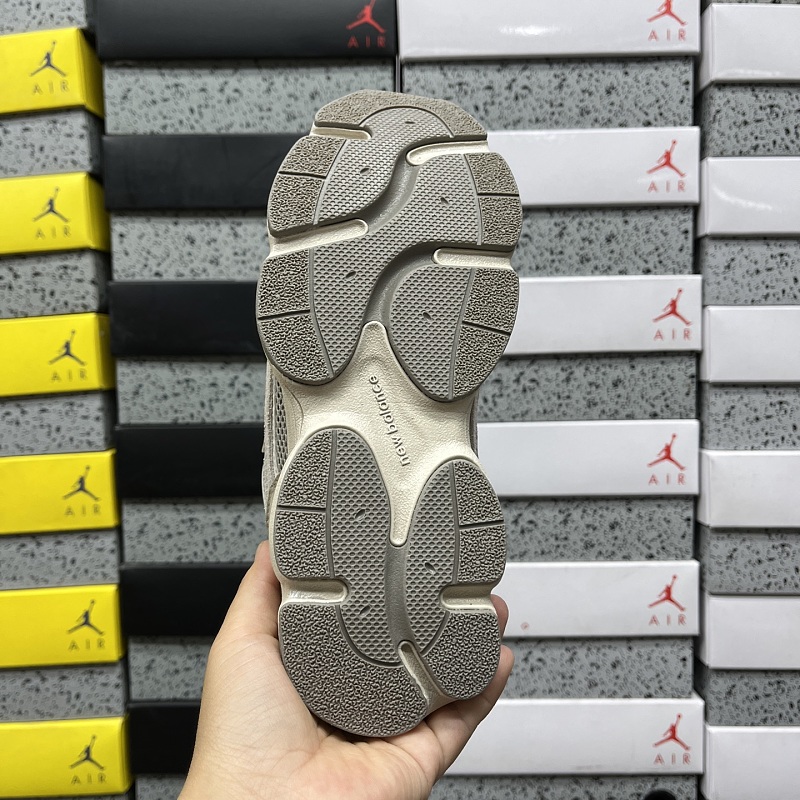 New Balance 603 Sneakers · 4