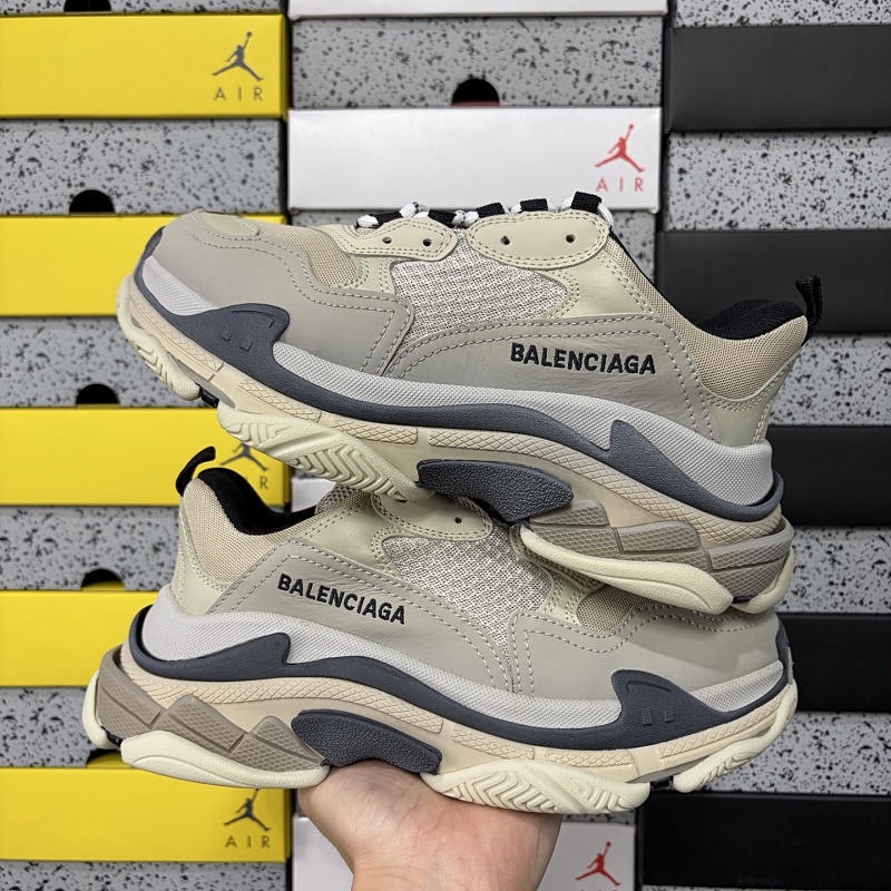 Triple S 9787 · 2
