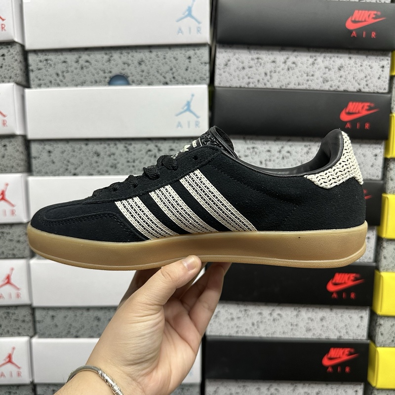 Gazelle Indoor 8