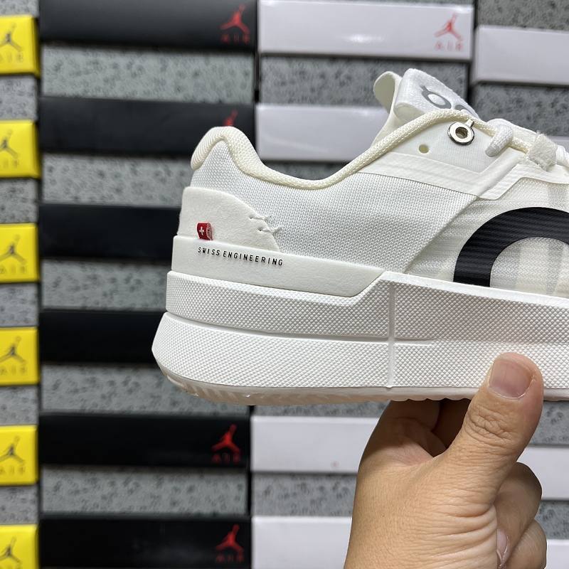 The Roger Pro2 M929282x153221 · 3