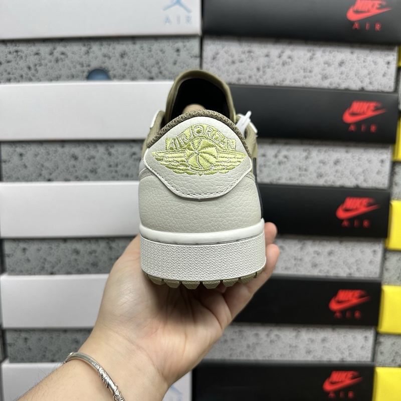 Travis Scott Reverse Swoosh Sneakers · 4