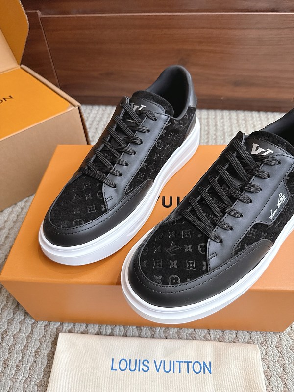 Trainer 32 · 3