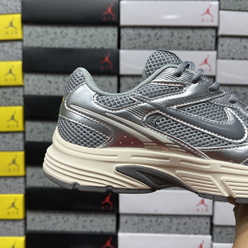 Nike Vomero 7