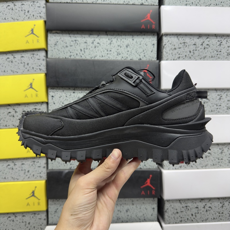 300 Trailgrip Gore-Tex 999 · 3