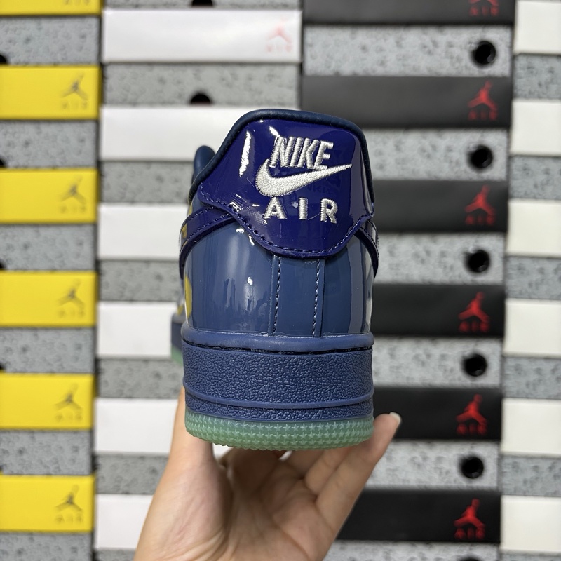 Air Force1 · 3