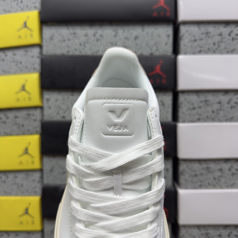 Veja Leather Extra Sneakers Cp0502920b · 4