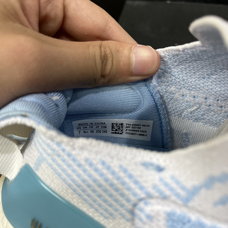 Ultraboost Light 2