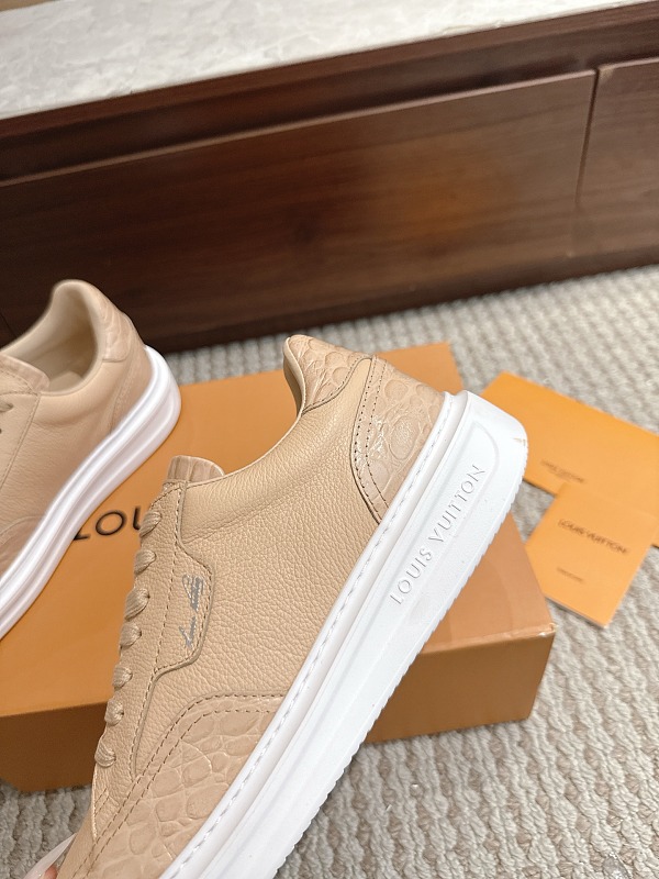 Trainer 53 · 3