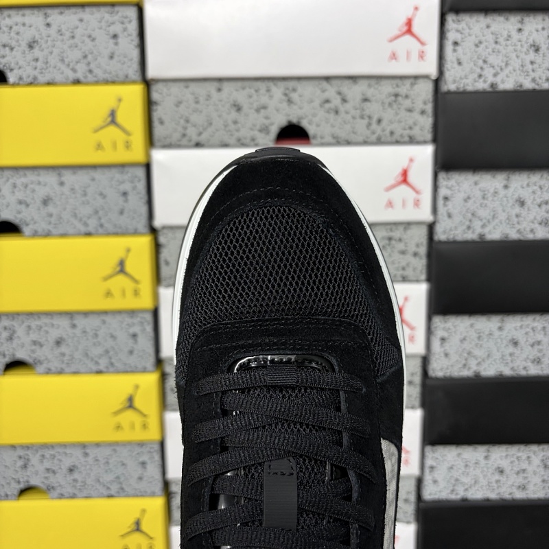 Dior B25 Sneaker 10