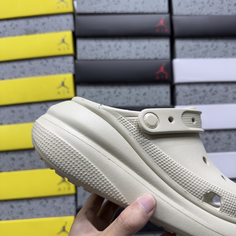 Crocs M3-m7 · 6