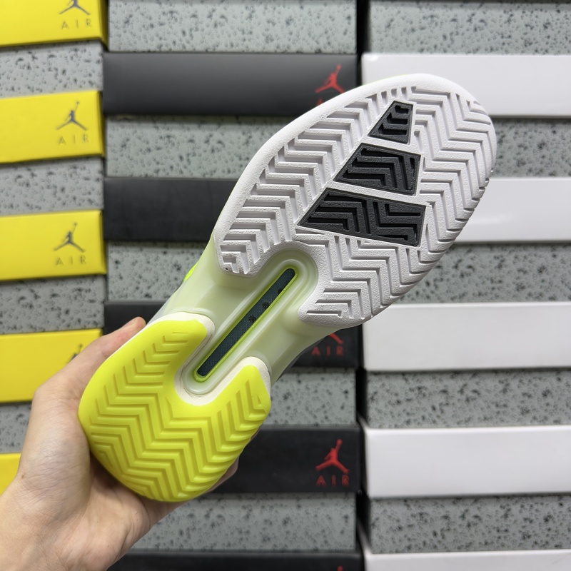 Adizero Ubersonic 5 M