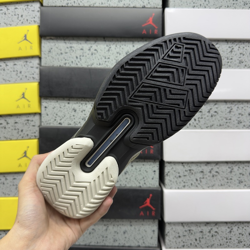 Adizero Ubersonic 5 M