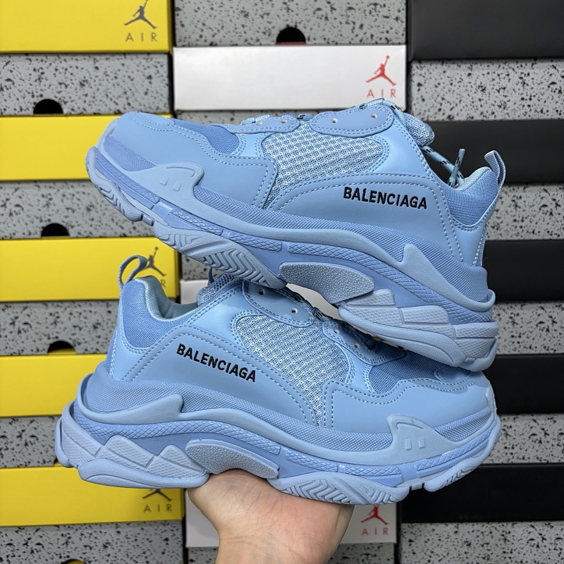 Triple S 3210 · 2