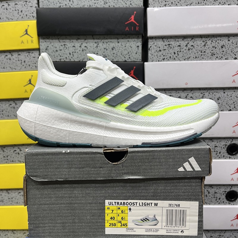 Ultraboost Light 9