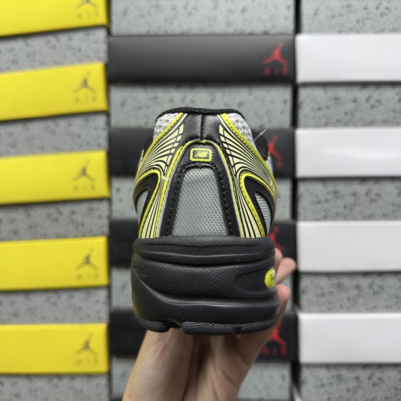New Balance 740 Sneakers · 2