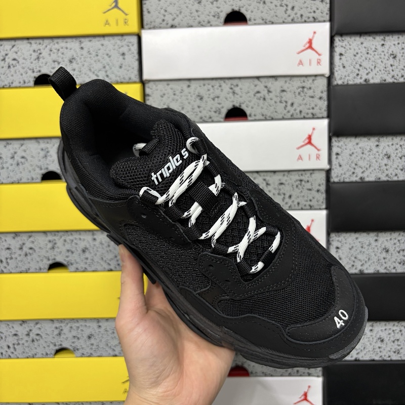 Triple S 2323 · 3