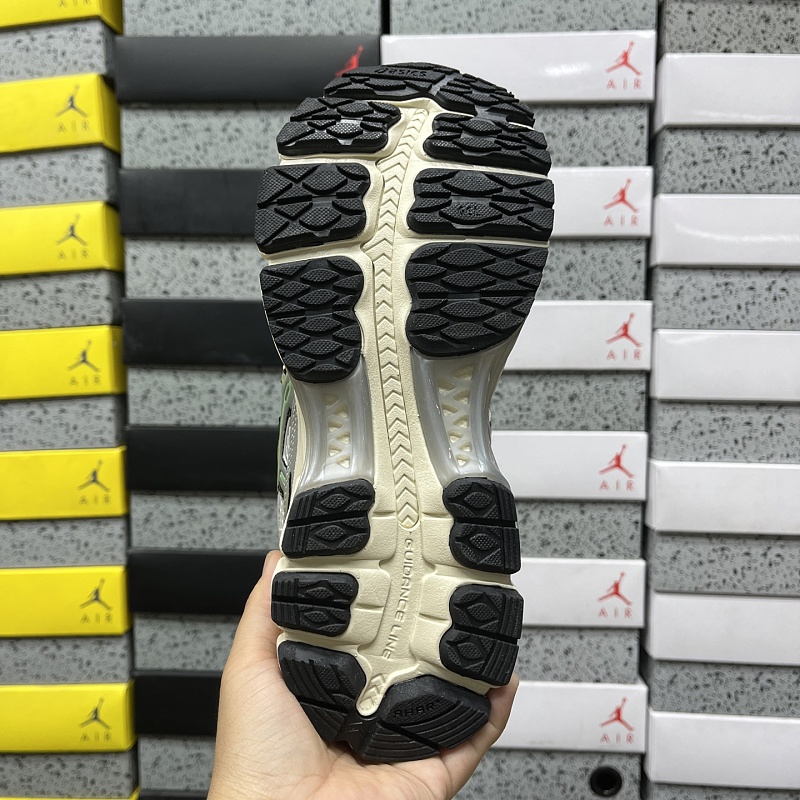 Kayano 12.1 1203A827-100 · 4